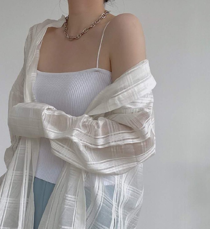 昆明清纯学妹被艹得潮喷，娇喘声让人鸡儿梆硬